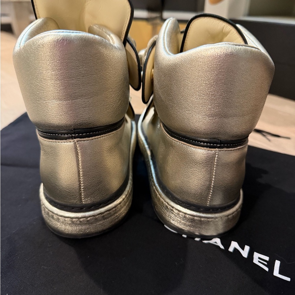 CHANEL Metallic Gold Sneakers with Floral Details - Picture 9 of 9